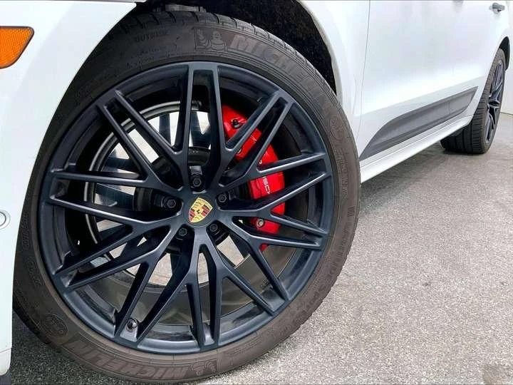 2023 Porsche Macan GTS - Image 17 of 20