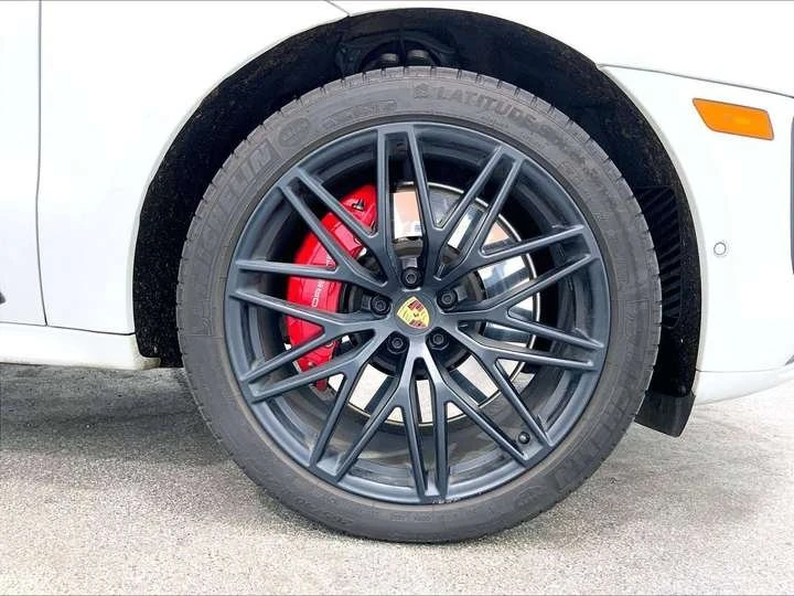 2023 Porsche Macan GTS - Image 19 of 20