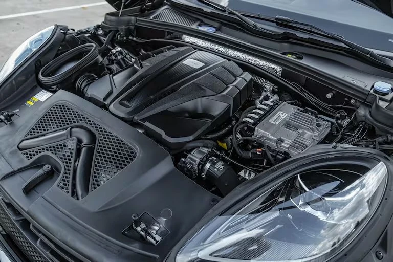 2023 Porsche Macan GTS - Image 16 of 18