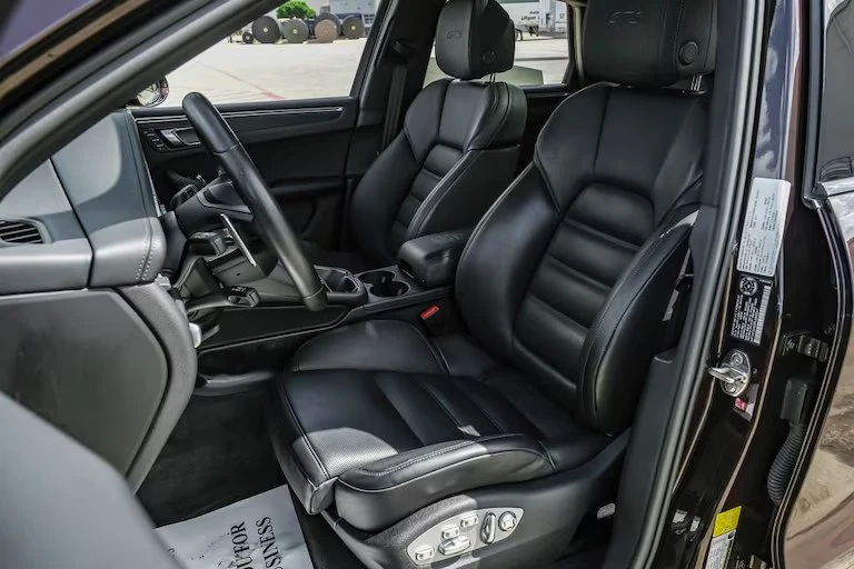 2023 Porsche Macan GTS - Image 12 of 18