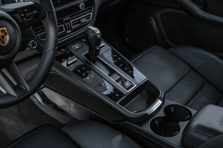 2023 Porsche Macan GTS - Image 11 of 18