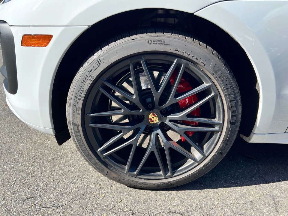 2023 Porsche Macan GTS - Image 9 of 16