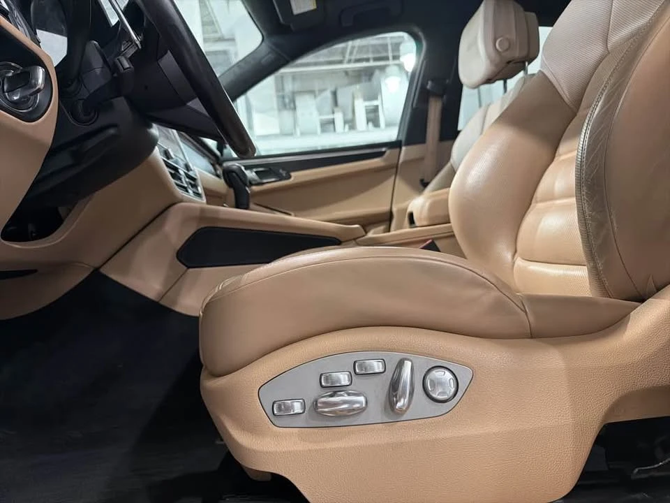2023 Porsche Macan GTS - Image 16 of 19
