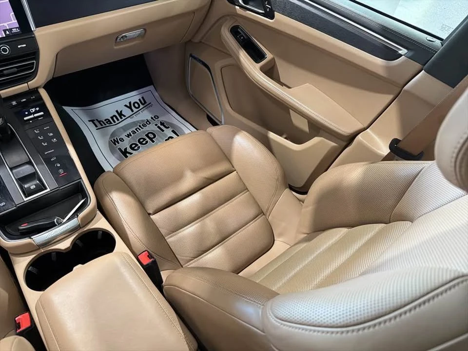 2023 Porsche Macan GTS - Image 12 of 19