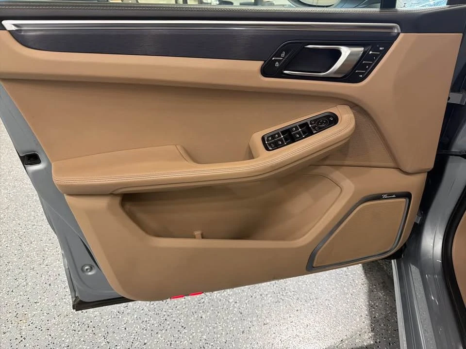 2023 Porsche Macan GTS - Image 14 of 19
