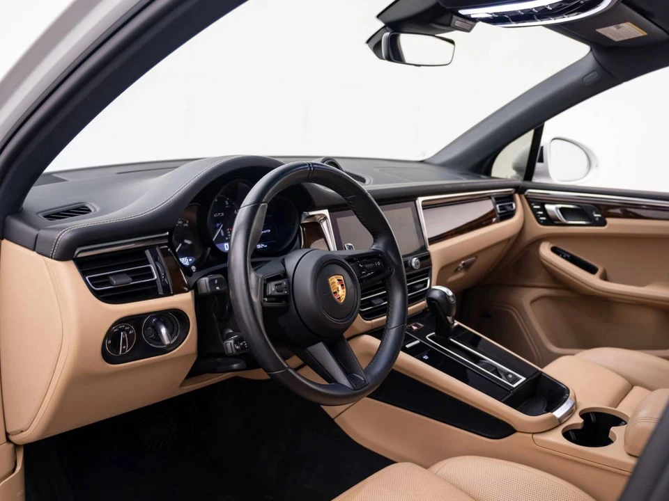 2023 Porsche Macan GTS - Image 4 of 5