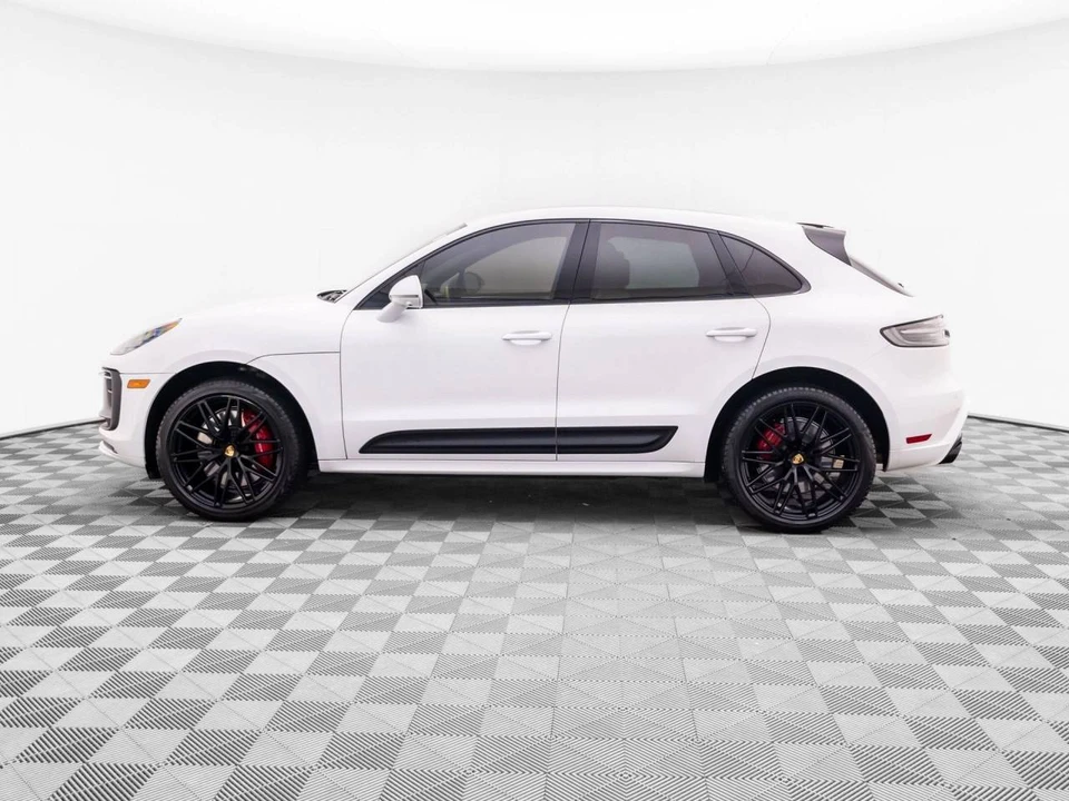 2023 Porsche Macan GTS - Image 2 of 5