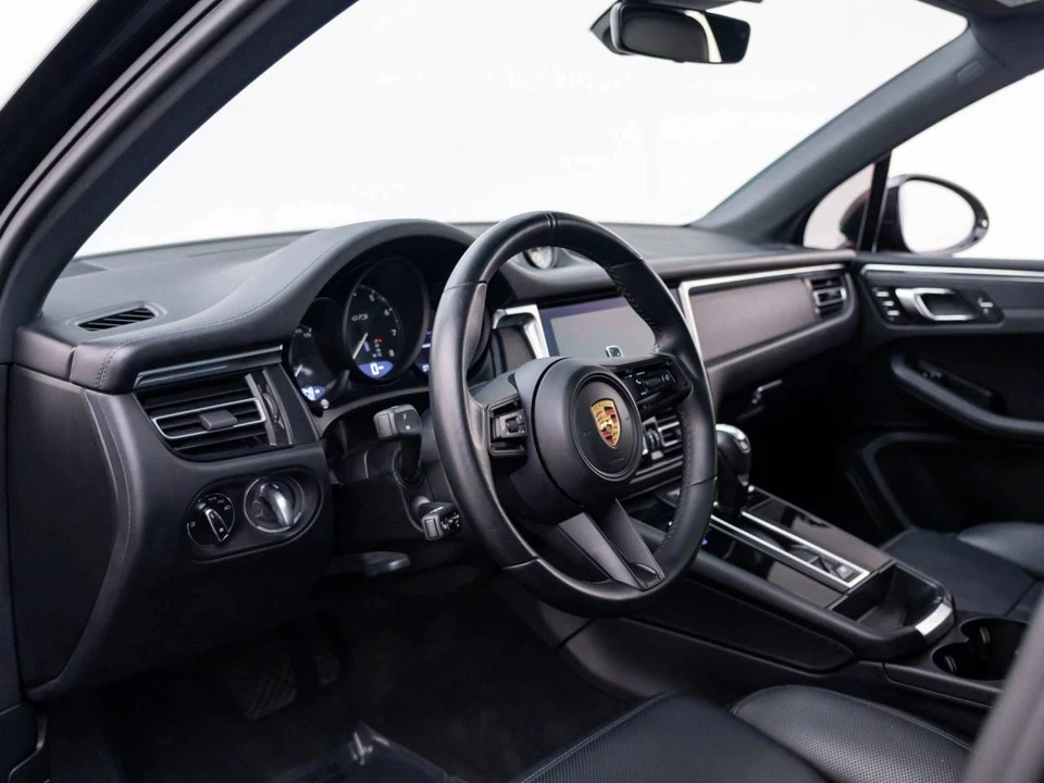 2023 Porsche Macan GTS - Image 4 of 5