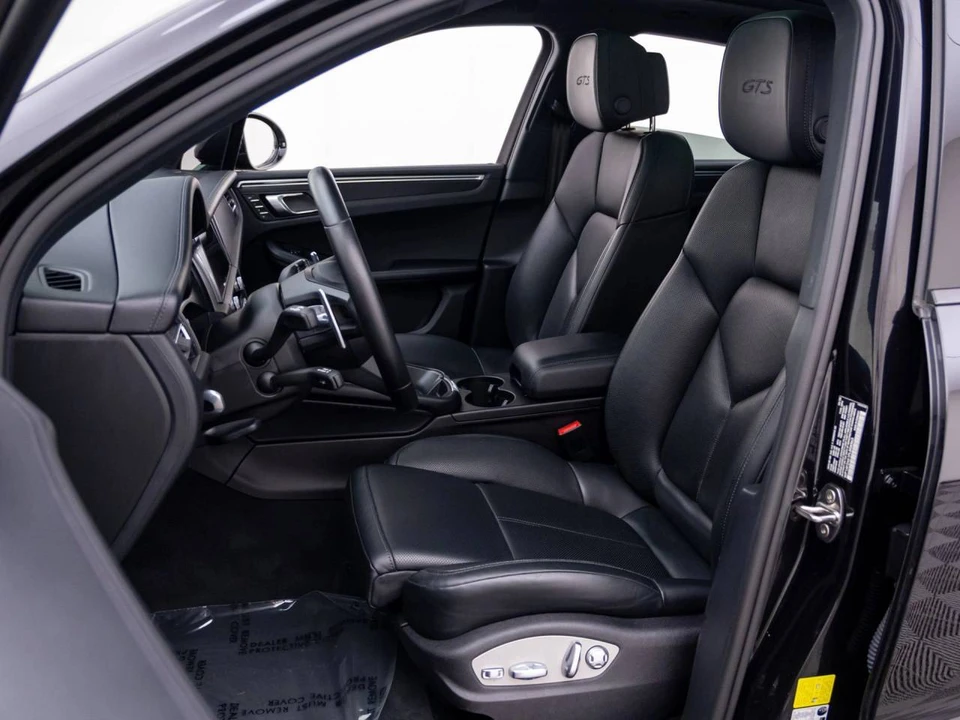 2023 Porsche Macan GTS - Image 5 of 5