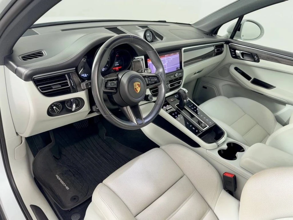 2023 Porsche Macan GTS - Image 4 of 5