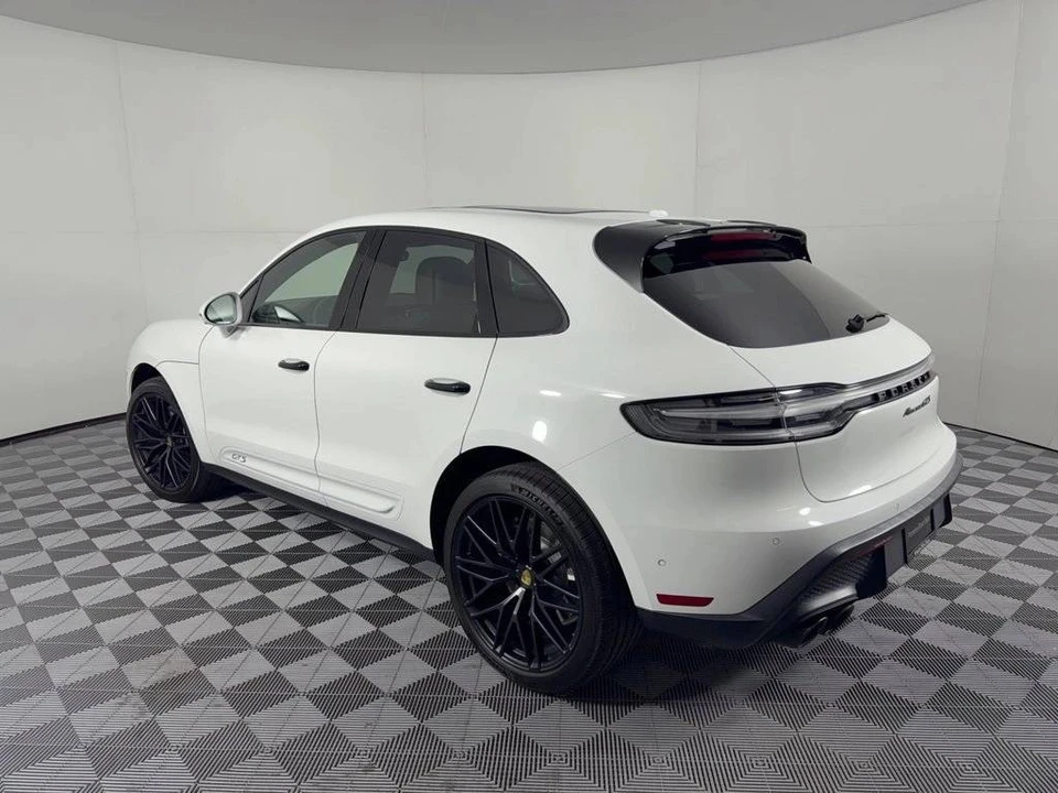 2023 Porsche Macan GTS - Image 3 of 5