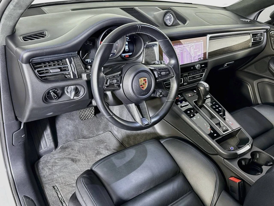 2023 Porsche Macan GTS - Image 4 of 5