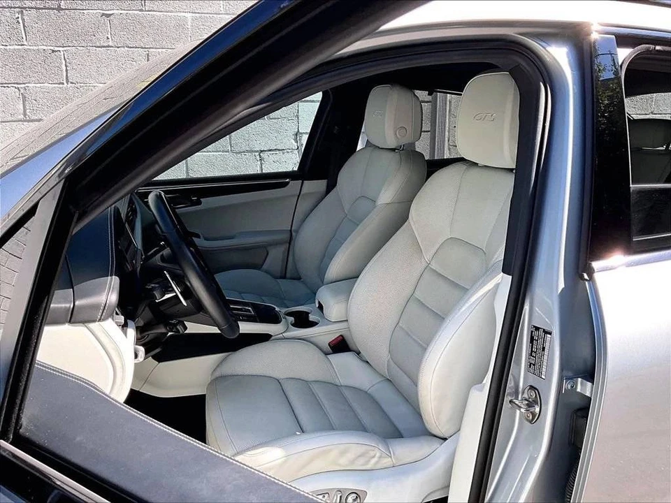 2023 Porsche Macan GTS - Image 5 of 5