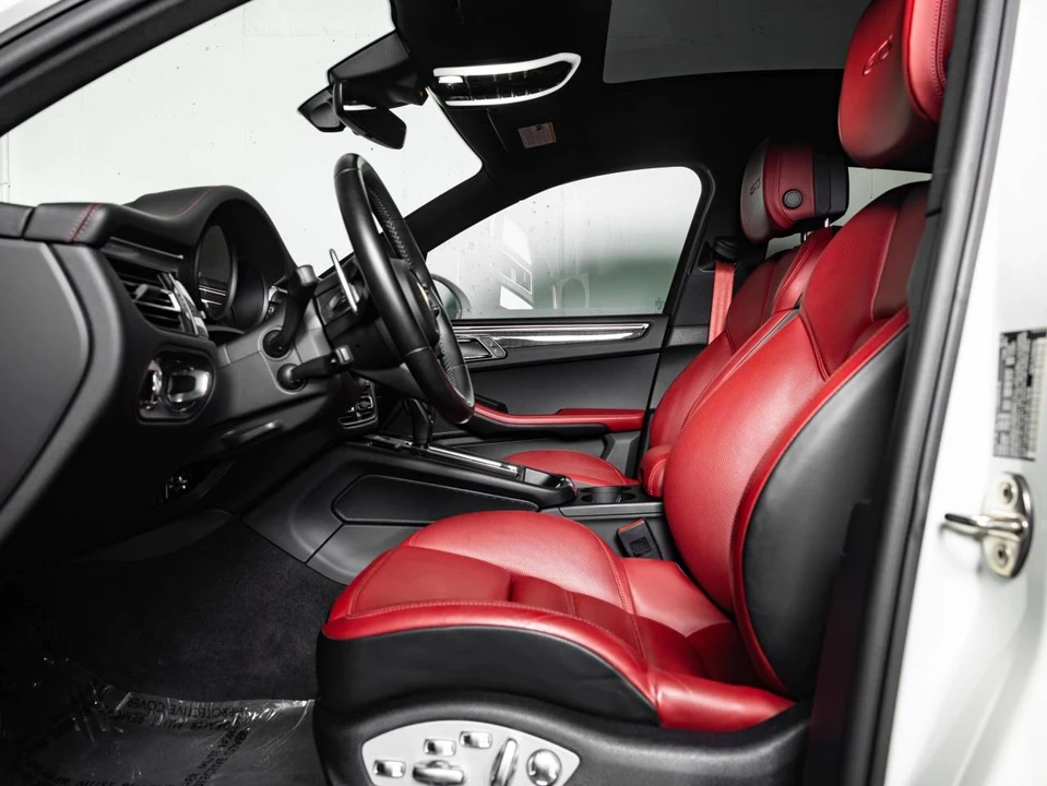 2023 Porsche Macan GTS - Image 5 of 5