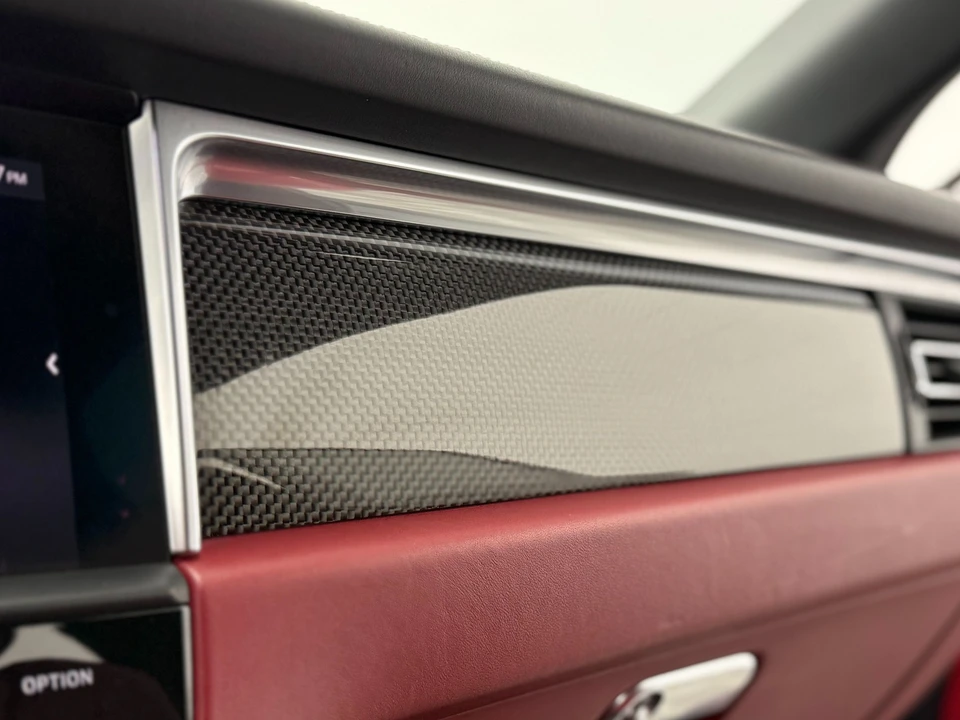 2023 Porsche Macan - Image 20 of 31