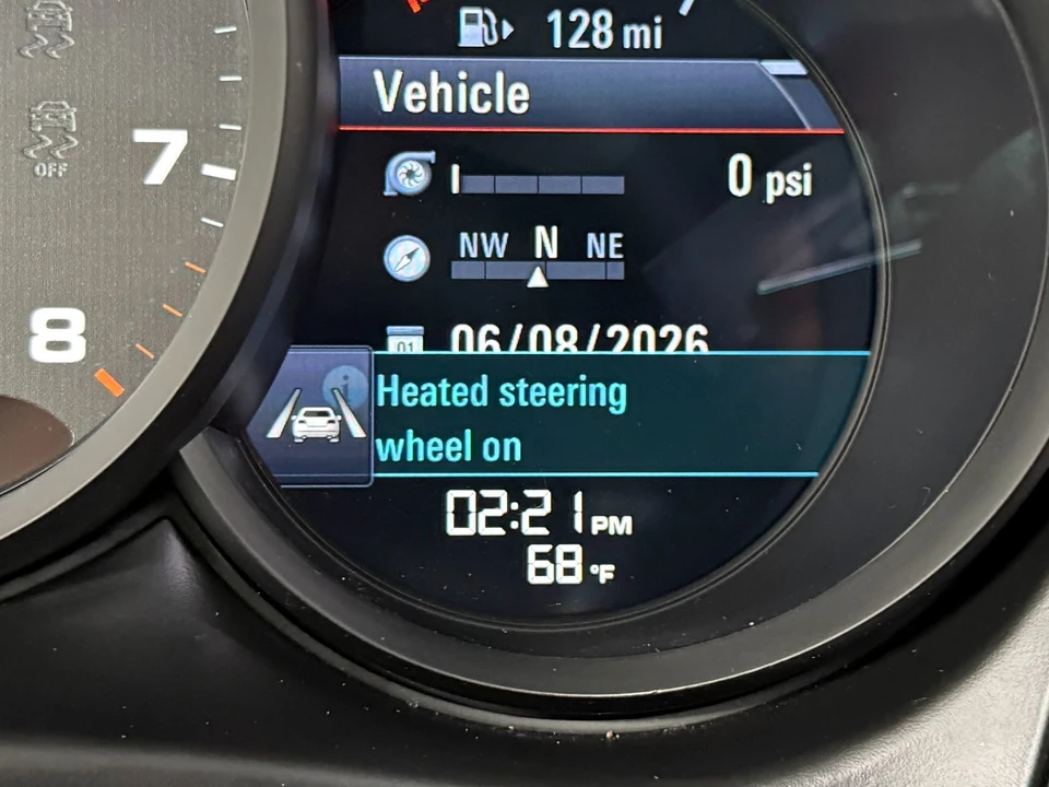 2023 Porsche Macan - Image 25 of 31