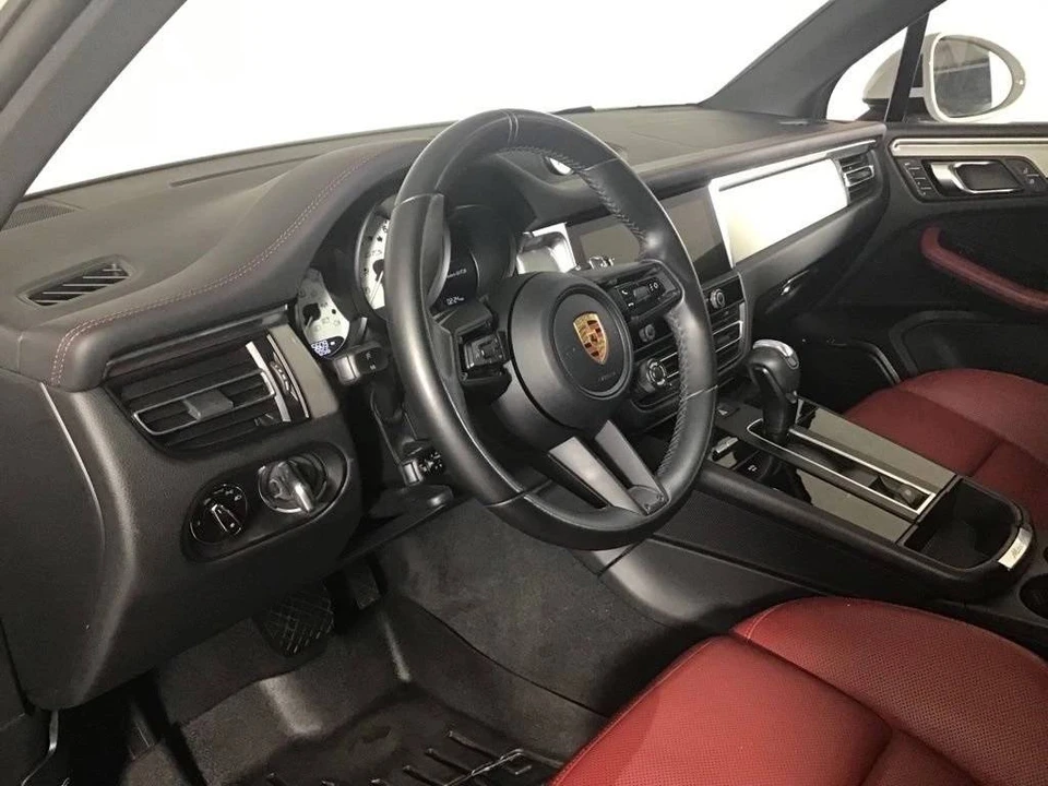 2023 Porsche Macan GTS - Image 4 of 5