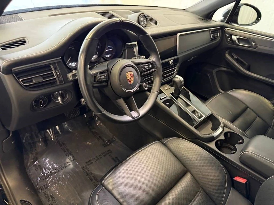 2023 Porsche Macan GTS - Image 4 of 5