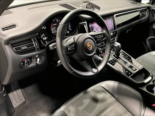 2023 Porsche Macan GTS - Image 4 of 5