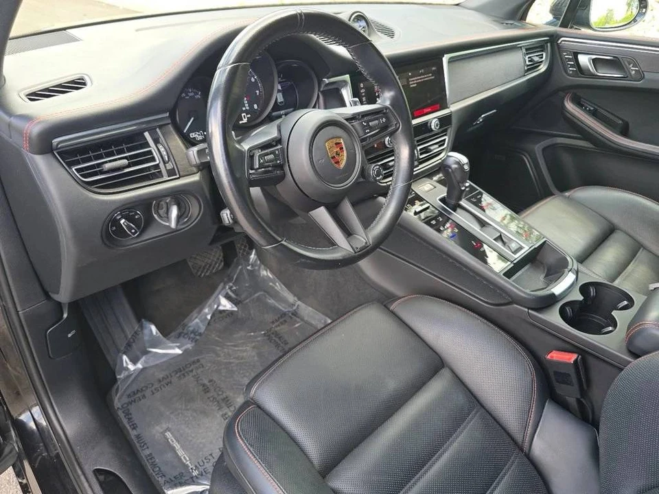 2023 Porsche Macan GTS - Image 4 of 5