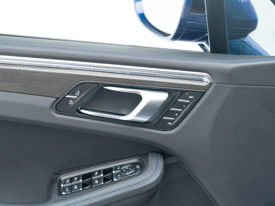 2023 Porsche Macan GTS - Image 24 of 31