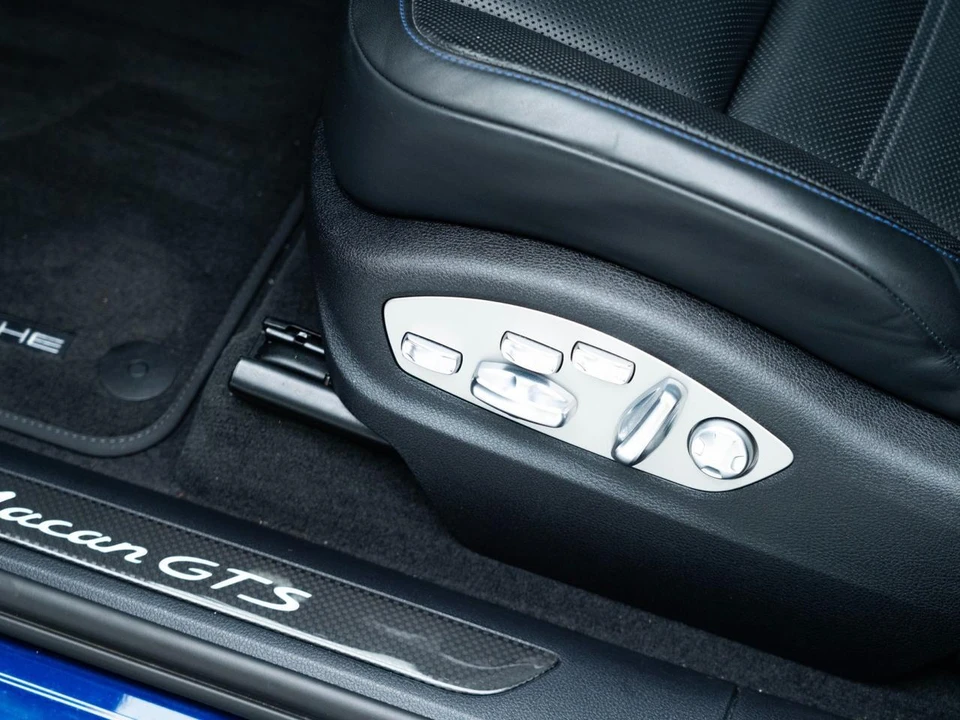 2023 Porsche Macan GTS - Image 17 of 31