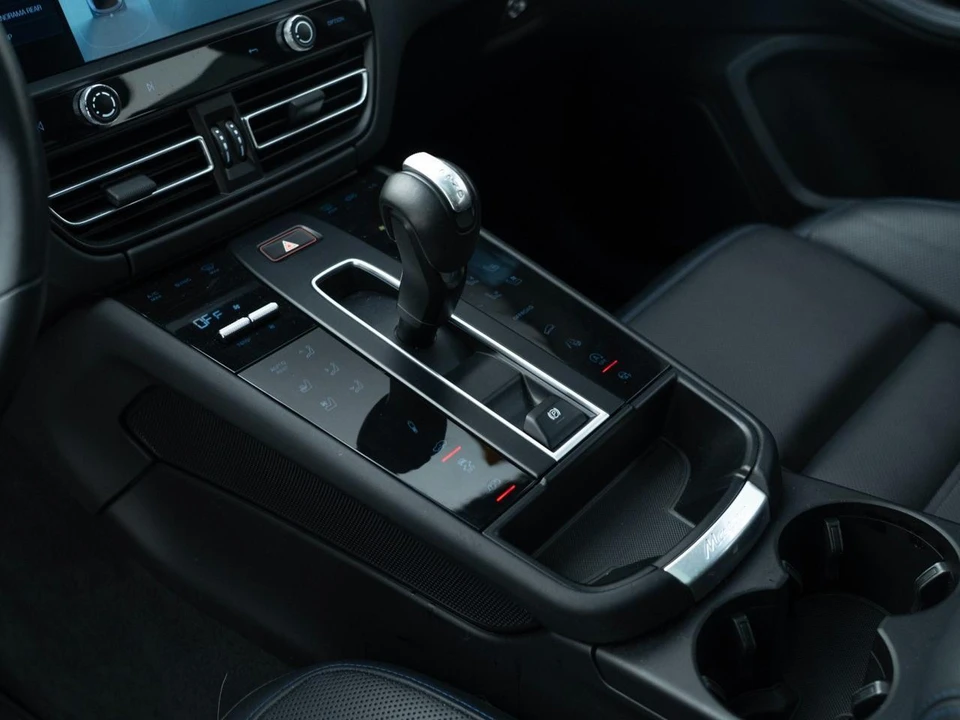 2023 Porsche Macan GTS - Image 29 of 31