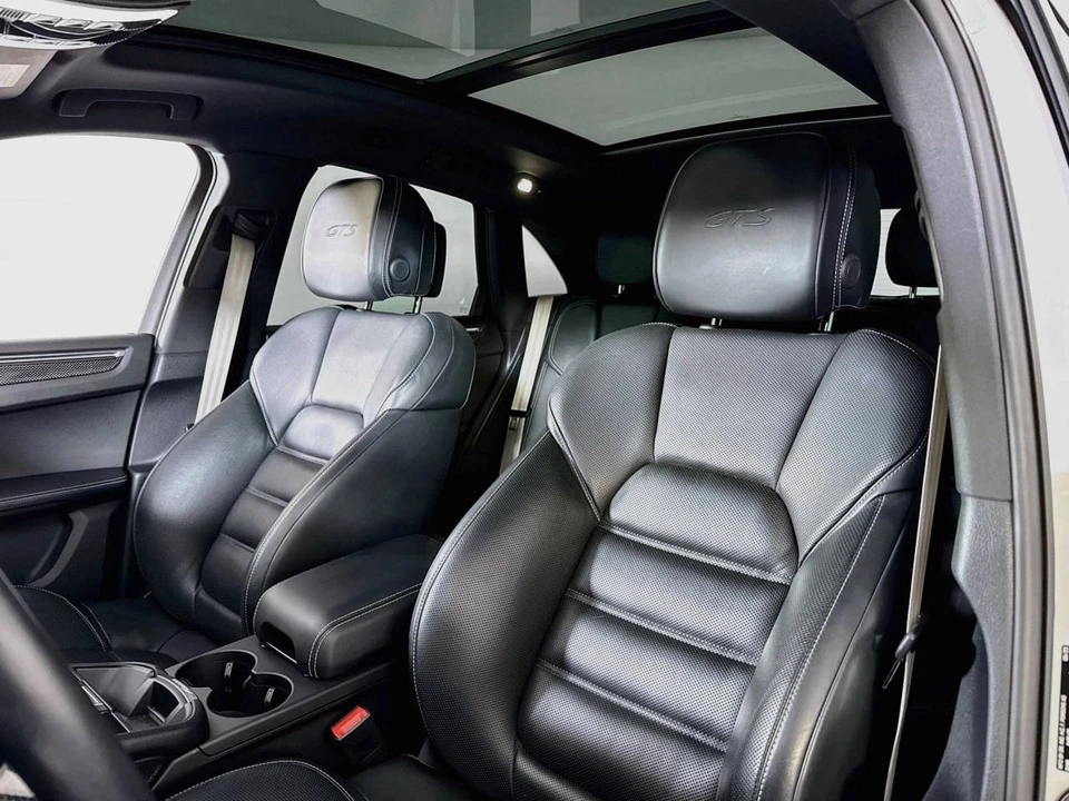 2023 Porsche Macan GTS - Image 5 of 5