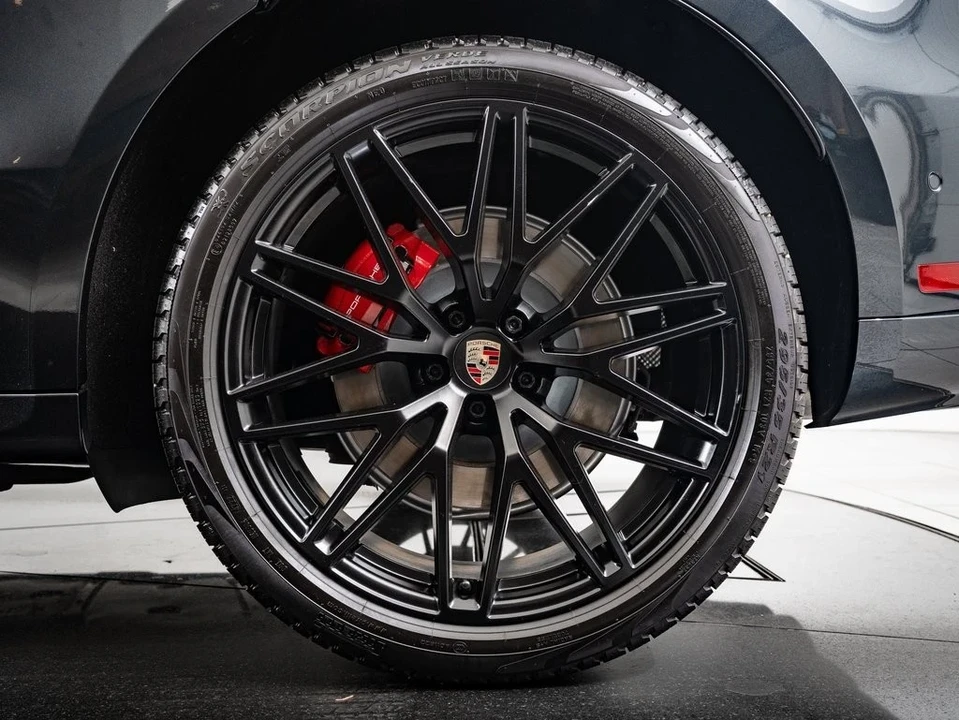 2023 Porsche Macan GTS - Image 12 of 21