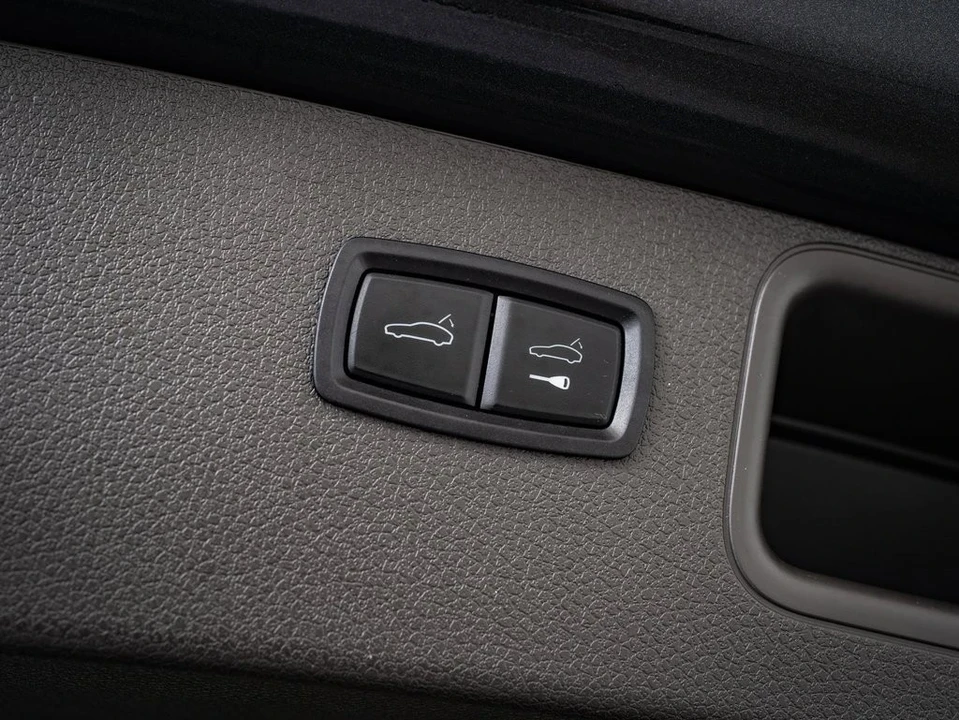 2023 Porsche Macan GTS - Image 19 of 21