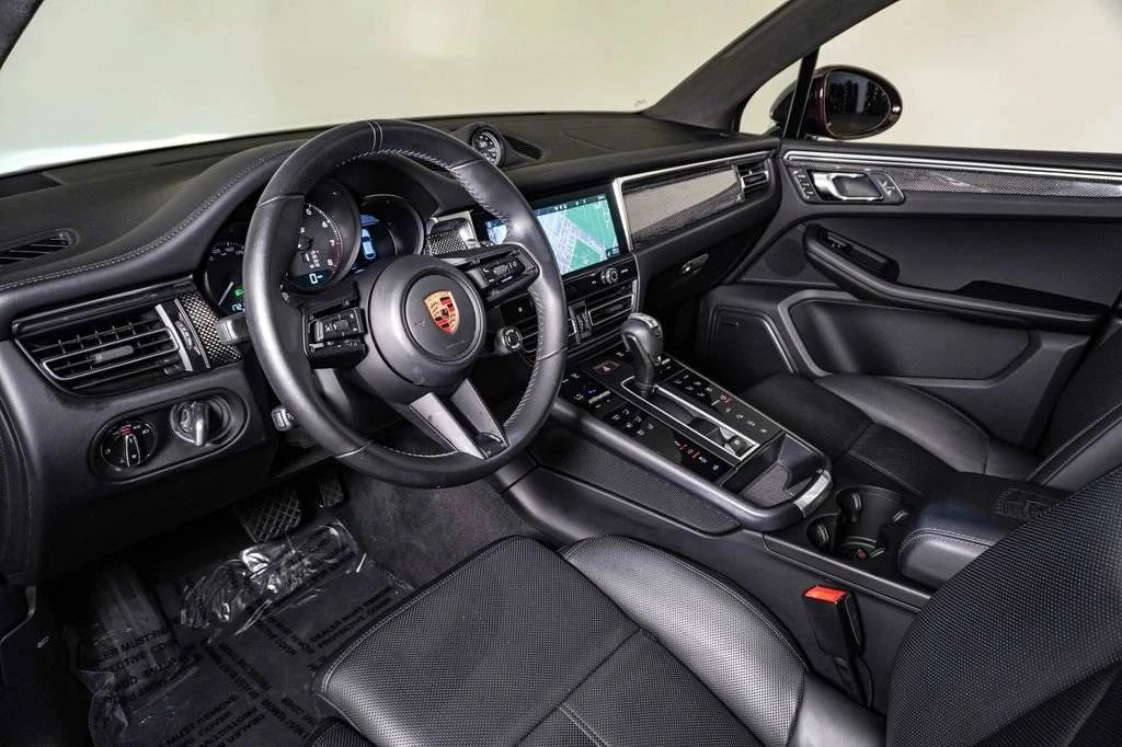 2023 Porsche Macan GTS - Image 4 of 5