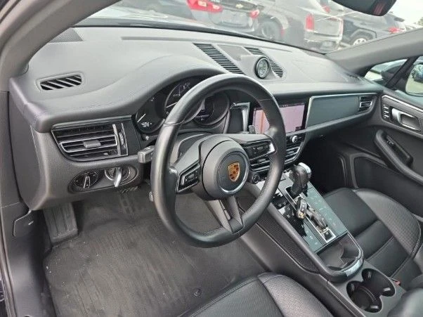 2023 Porsche Macan GTS - Image 8 of 8
