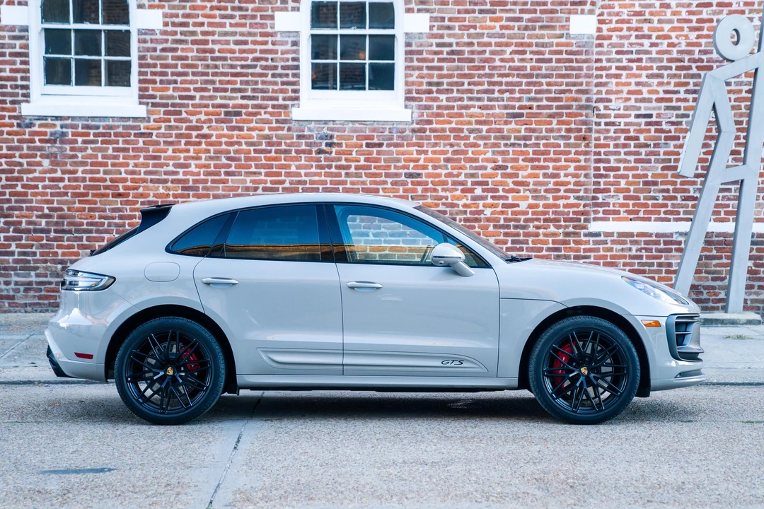 2023 Porsche Macan GTS - Image 12 of 31
