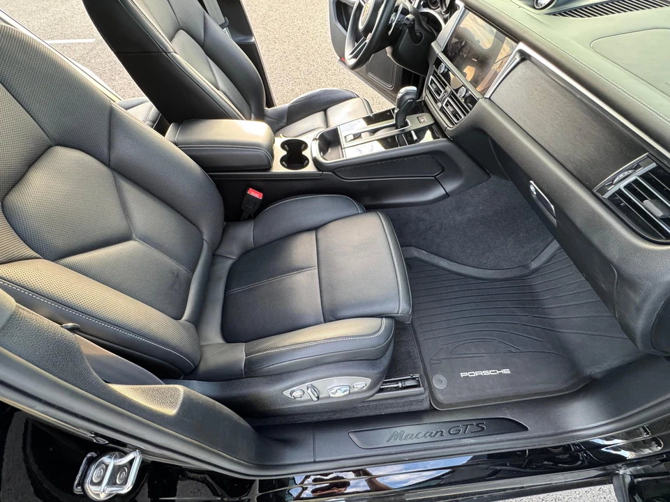 2023 Porsche Macan GTS - Image 26 of 31