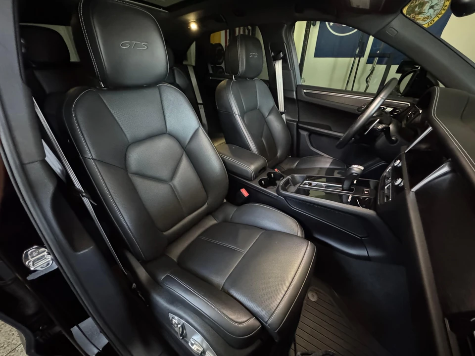 2023 Porsche Macan GTS - Image 27 of 31