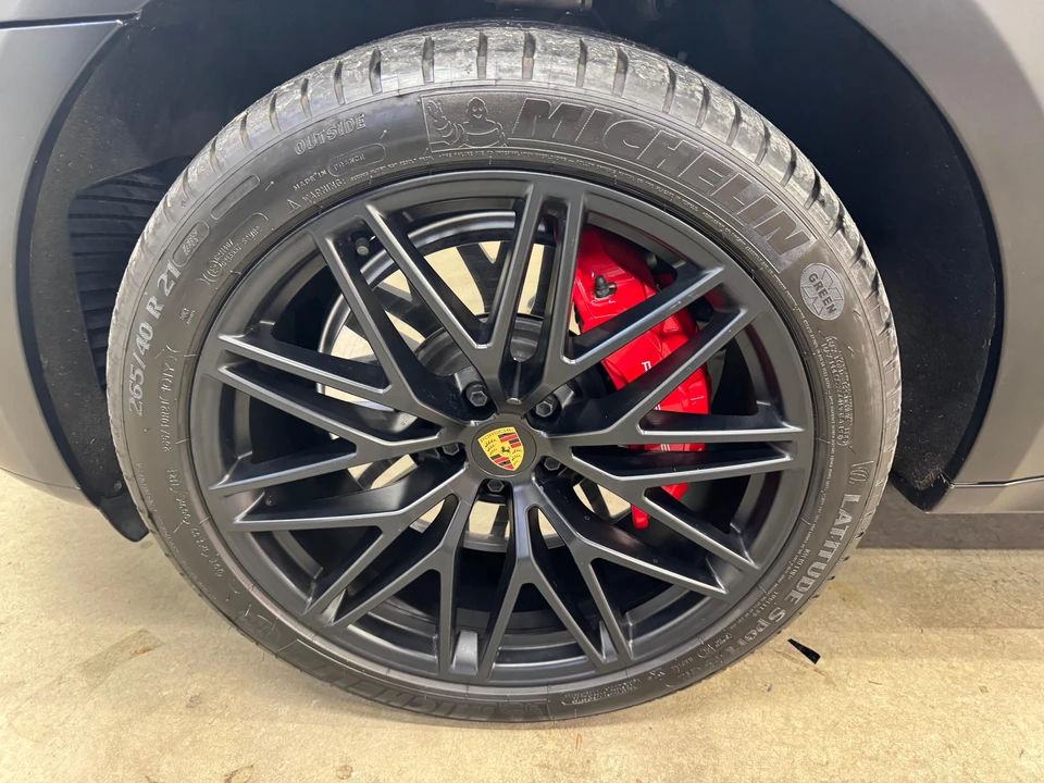 2023 Porsche Macan GTS - Image 13 of 31