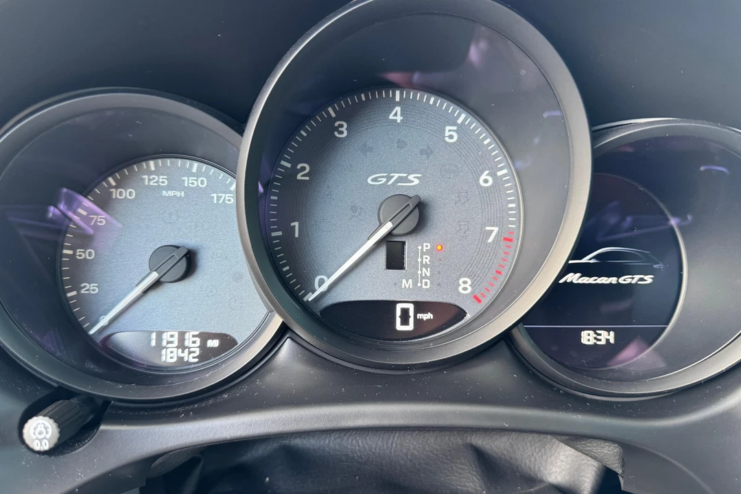 2023 Porsche Macan GTS - Image 21 of 31