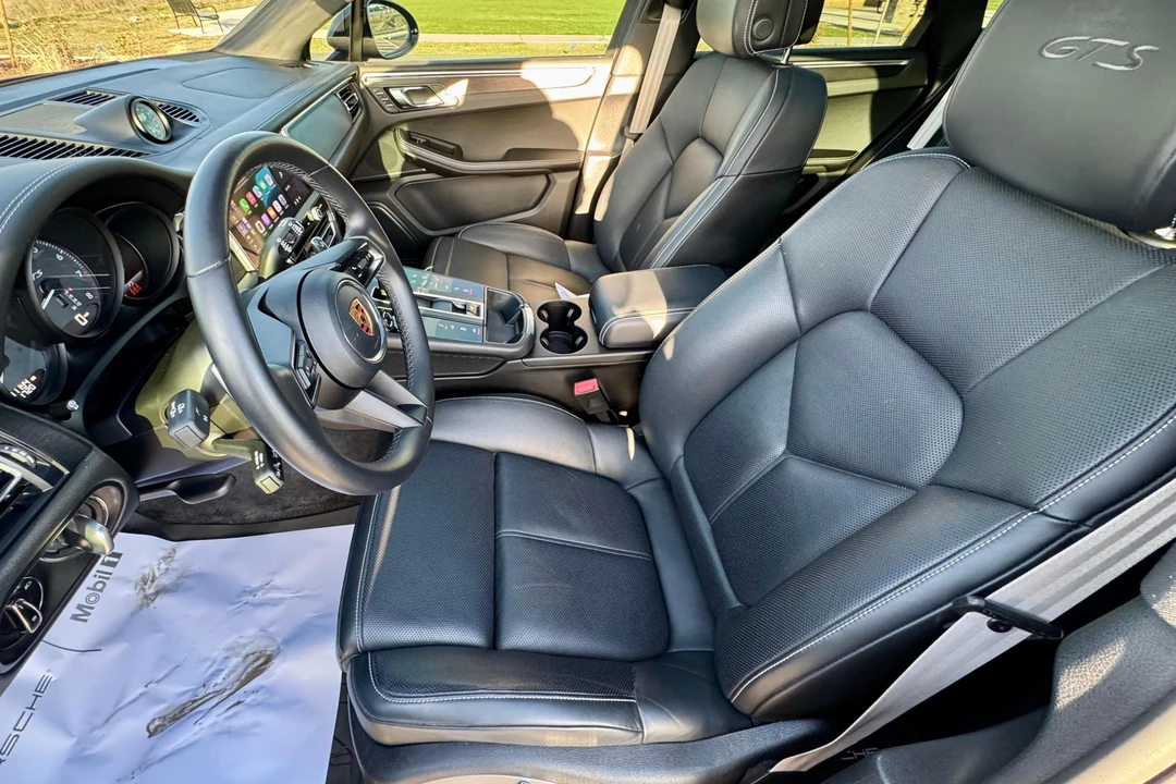 2023 Porsche Macan GTS - Image 19 of 31