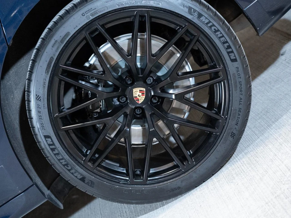2023 Porsche Macan GTS - Image 12 of 30