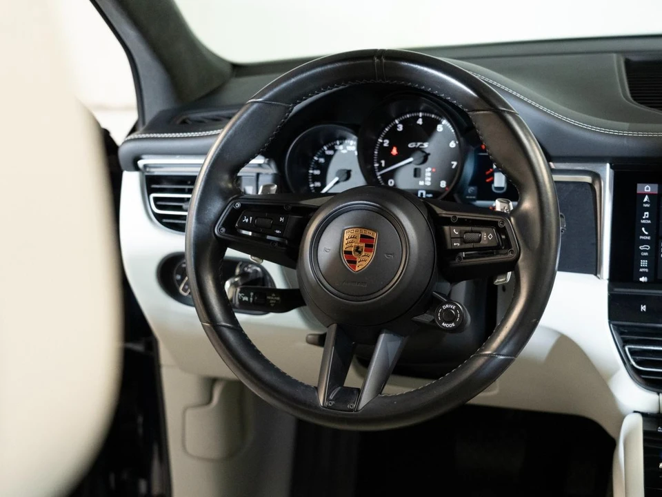2023 Porsche Macan GTS - Image 28 of 30