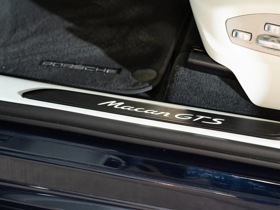 2023 Porsche Macan GTS - Image 13 of 30