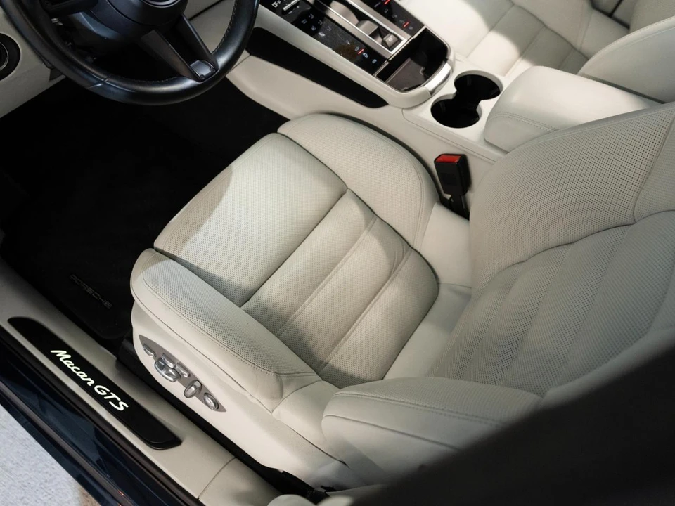 2023 Porsche Macan GTS - Image 15 of 30