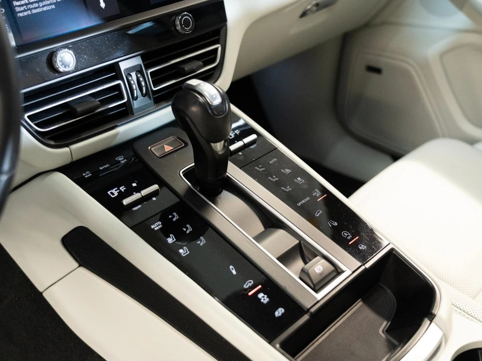2023 Porsche Macan GTS - Image 23 of 30