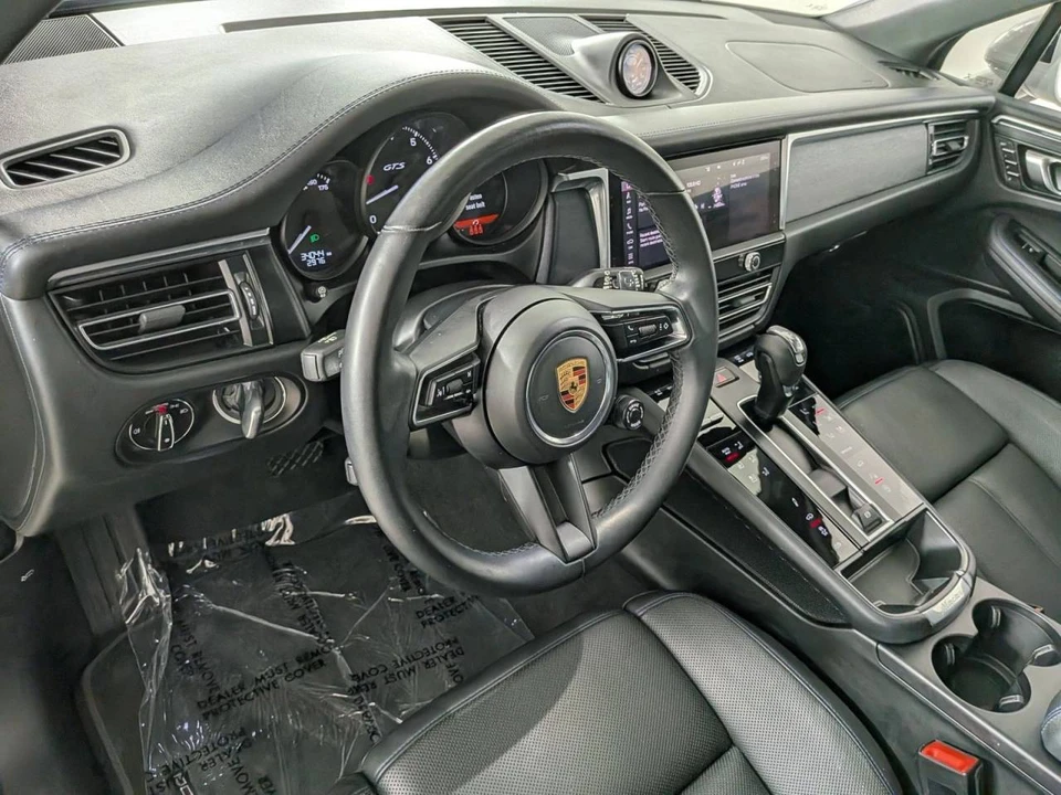 2023 Porsche Macan GTS - Image 4 of 5