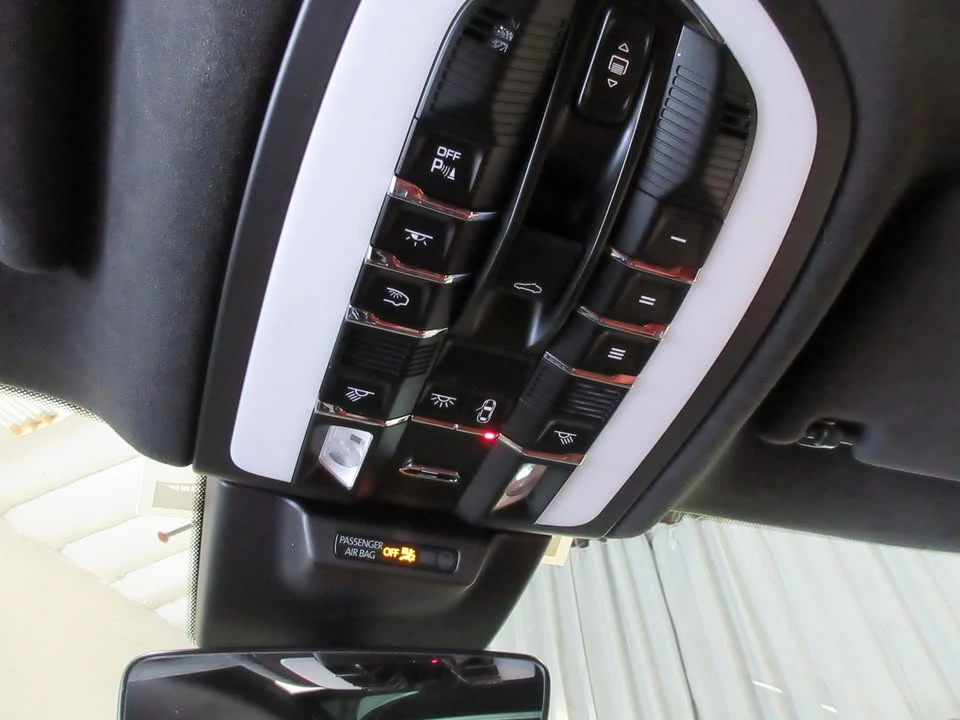 2023 Porsche Macan GTS - Image 15 of 20