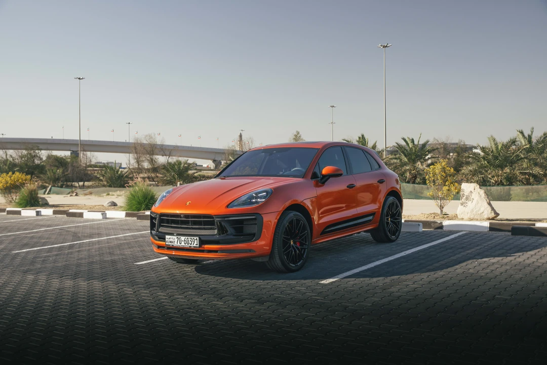 2023 Porsche Macan GTS - Image 9 of 31