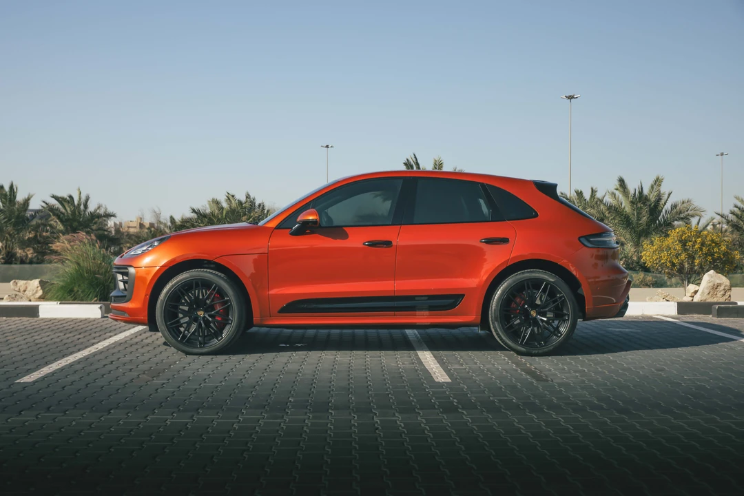 2023 Porsche Macan GTS - Image 8 of 31