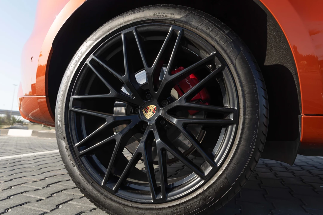 2023 Porsche Macan GTS - Image 29 of 31