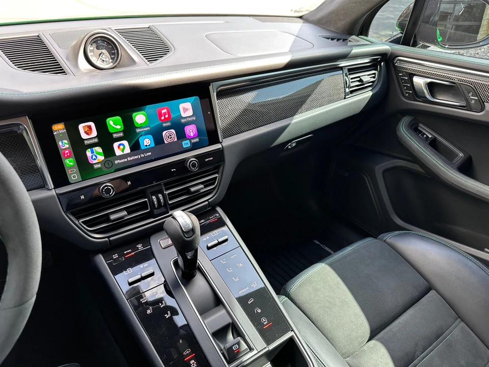 2023 Porsche Macan GTS - Image 19 of 31