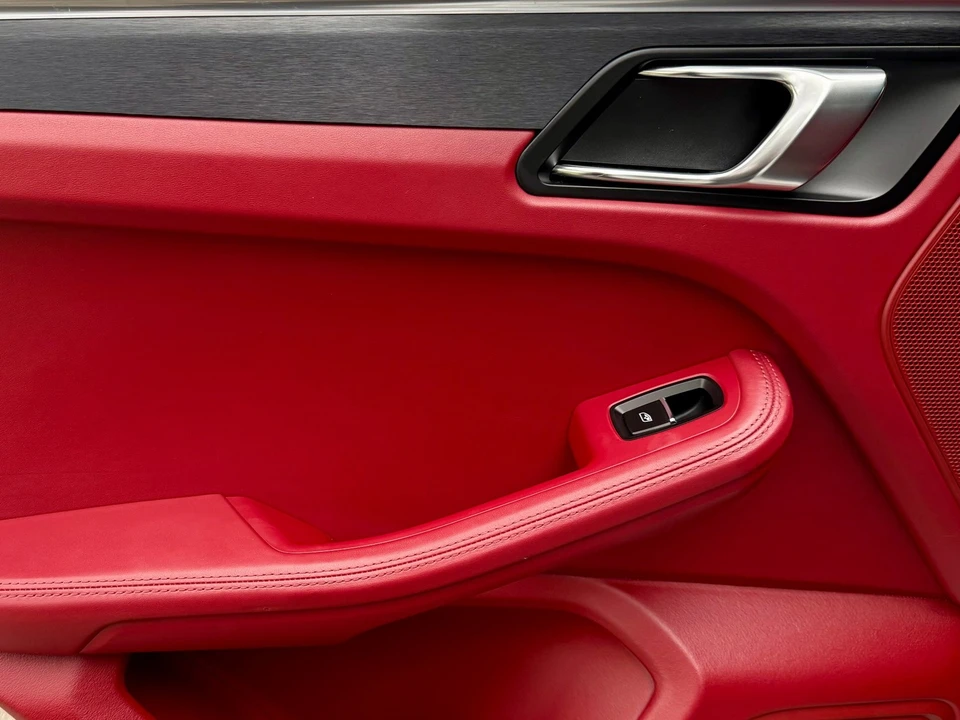 2023 Porsche Macan GTS - Image 17 of 21